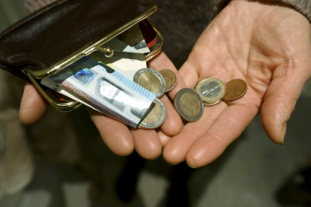 Kyselyn perusteella eläkeläiset ovat tarkimpia budjetoijia ja budjetin seuraajia.