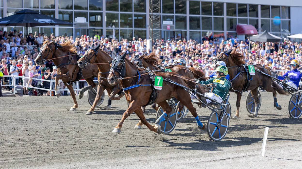 Hannu Torvinen piti tilanteen hallinnassa kuninkuuskilpailun maililla, vaikka kilpakumppanit lähenivät loppua kohden.