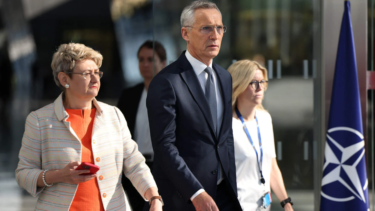 Naton pääsihteeri Jens Stoltenberg kommentoi asiaa medialle Brysselissä saapuessaan Naton puolustusministerien kokoukseen.