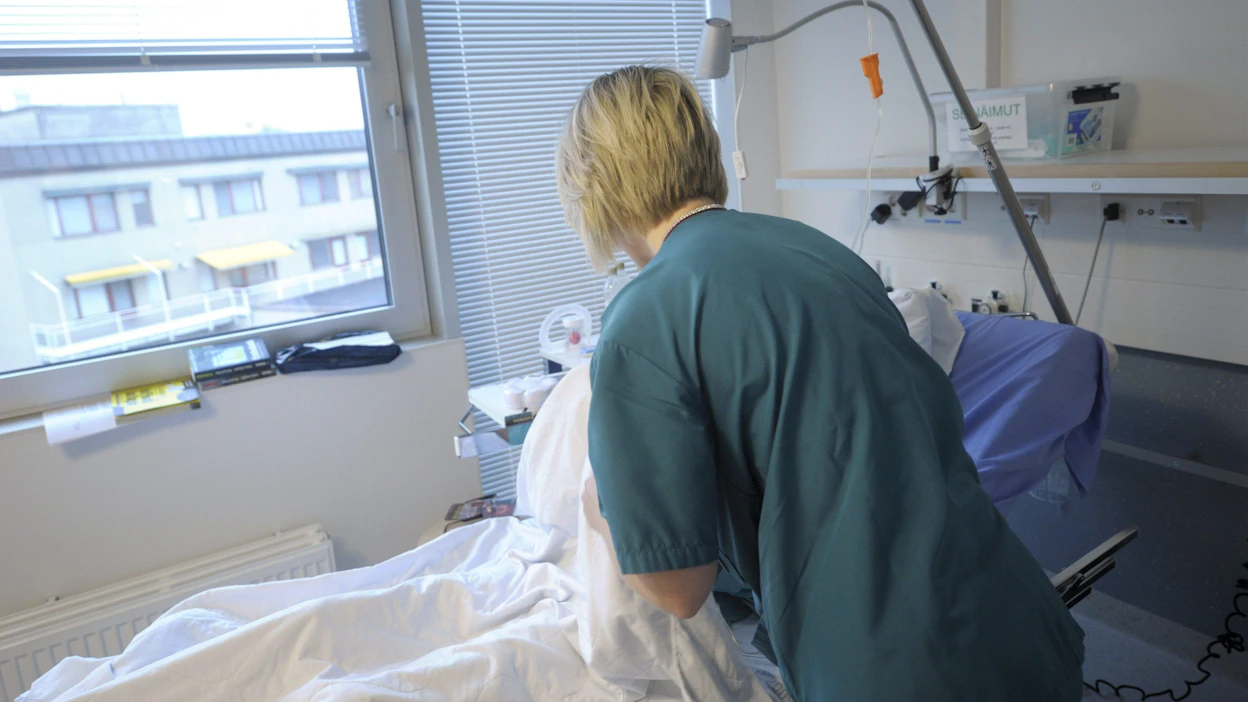 Hyvinvointialueilla menee valtavia summia rahaa vuokratyöntekijöiden hankkimiseen yrityksiltä, barometristä ilmenee. Arkistokuva. LEHTIKUVA / Vesa Moilanen.
