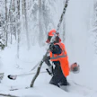 Metsäpalveluyrittäjille lumisen ajan raivaussahatyöt ovat tärkeä osa yritystoimintaa – manuaaliset hakkuut ovat vähentyneet.