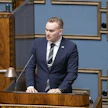 Vihreiden ryhmyri Atte Harjanne toivoo hallituksen edistävän maakuntaveroa nopeasti.