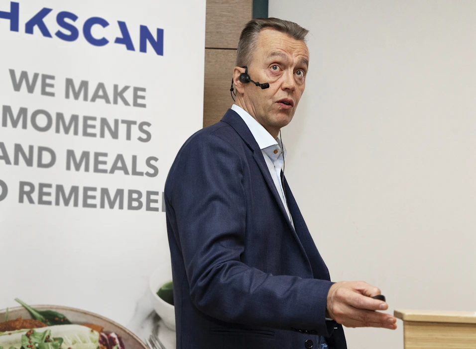 Talousjohtaja Jyrki Paapan mukaan HKScan informoi jo ennalta ainakin osaa lainanantajistaan nettovelkaantuneisuuden nousemisesta väliaikaisesti yli lainasopimusehtojen rajojen.
