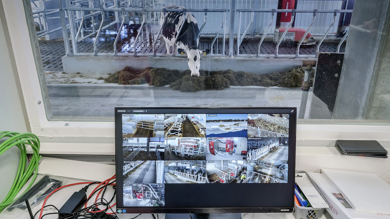Keski-Pohjanmaan ammattiopiston Kpedun uusi opetusnavetta on myös älynavetta. Lukuisat kamerat välittävät toimistohuoneeseen tietoa.