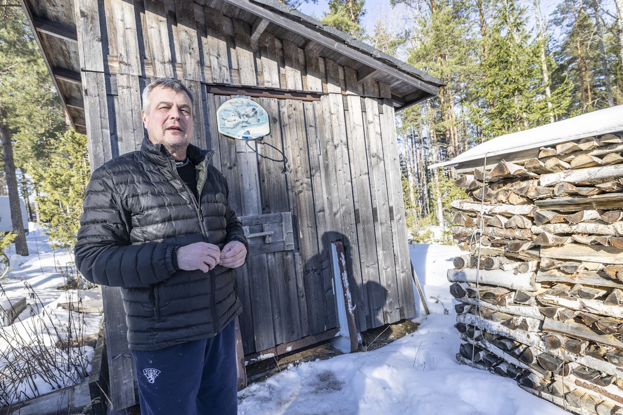 Puuvaja on tehty vaihtolavakiskojen päälle, joten se on helposti siirrettävissä.