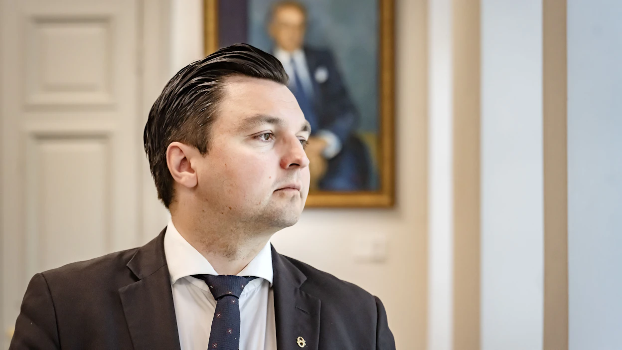 Eurooppa- ja omistajaohjausministeri Joakim Strand näkee Merenkurkun sillan hankkeessa uusia, aiemmin vähälle huomiolle jääneitä ulottuvuuksia.