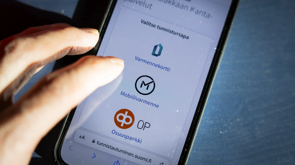 Mobiilivarmenteen voi hankkia omalta teleoperaattorilta esimerkiksi operaattorin verkkosivuilta tai niiden myymälöissä.