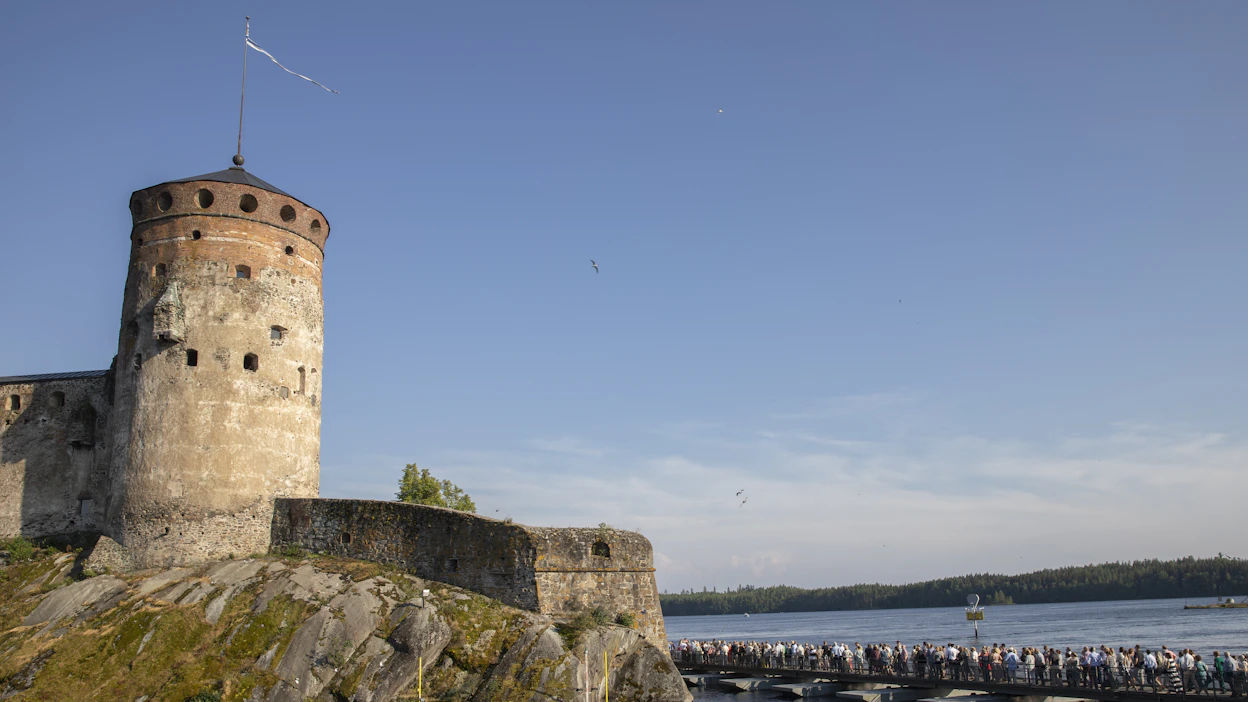 Sari Helinistä Punkaharju voisi erottautua Savonlinnasta matalan kynnyksen ja matalamman lompakon paikkana.