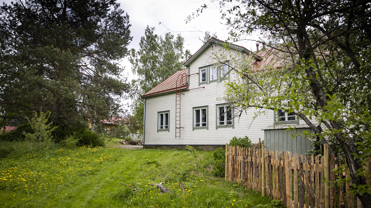 Asunnon ostamisen esteenä maaseudulla voi olla pankin nihkeä suhtautuminen asunnon vakuusarvoon. Kuvituskuva.