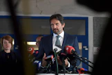 Varapääministeri Robert Kalinakin mukaan kestää muutamia päiviä, ennen kuin voidaan sanoa, miten Ficon tila kehittyy.  LEHTIKUVA / AFP. 