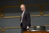 Lindénin mukaan 0,7:n hoitajamitoitus tullaan kyllä saavuttamaan lopulta. Lehtikuva / Mikko Stig.
