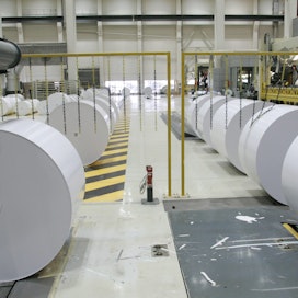 Kirkniemen tehtaalla tuotetaan kolmella koneella julkaisu- ja mainospaperia.
