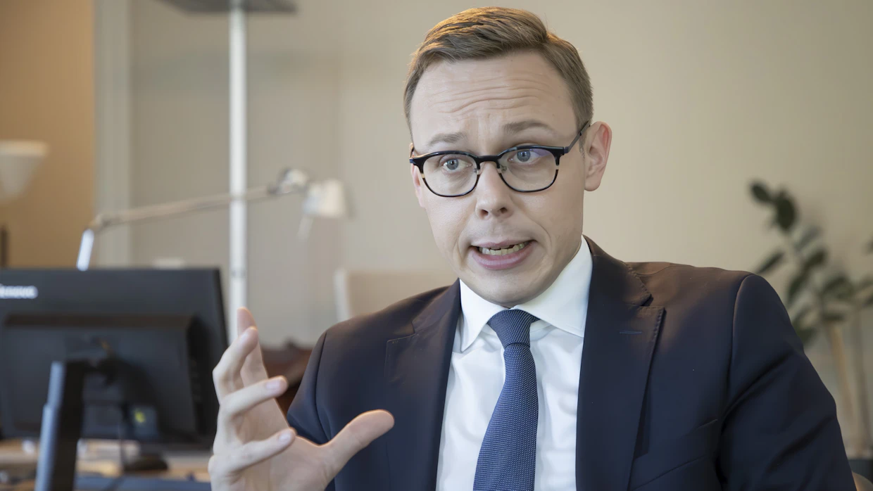 40 miljardin euron julkisista hankinnoista työministeri toivoo kanavoituvan uuden hankintalain avulla entistä enemmän paikallisille yrityksille.