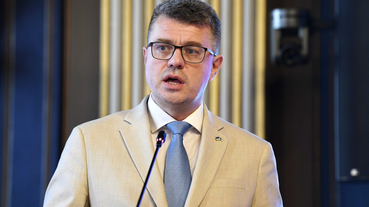 Viron ulkoministeri Urmas Reinsalu lehdistötilaisuudessa Helsingissä tänään.