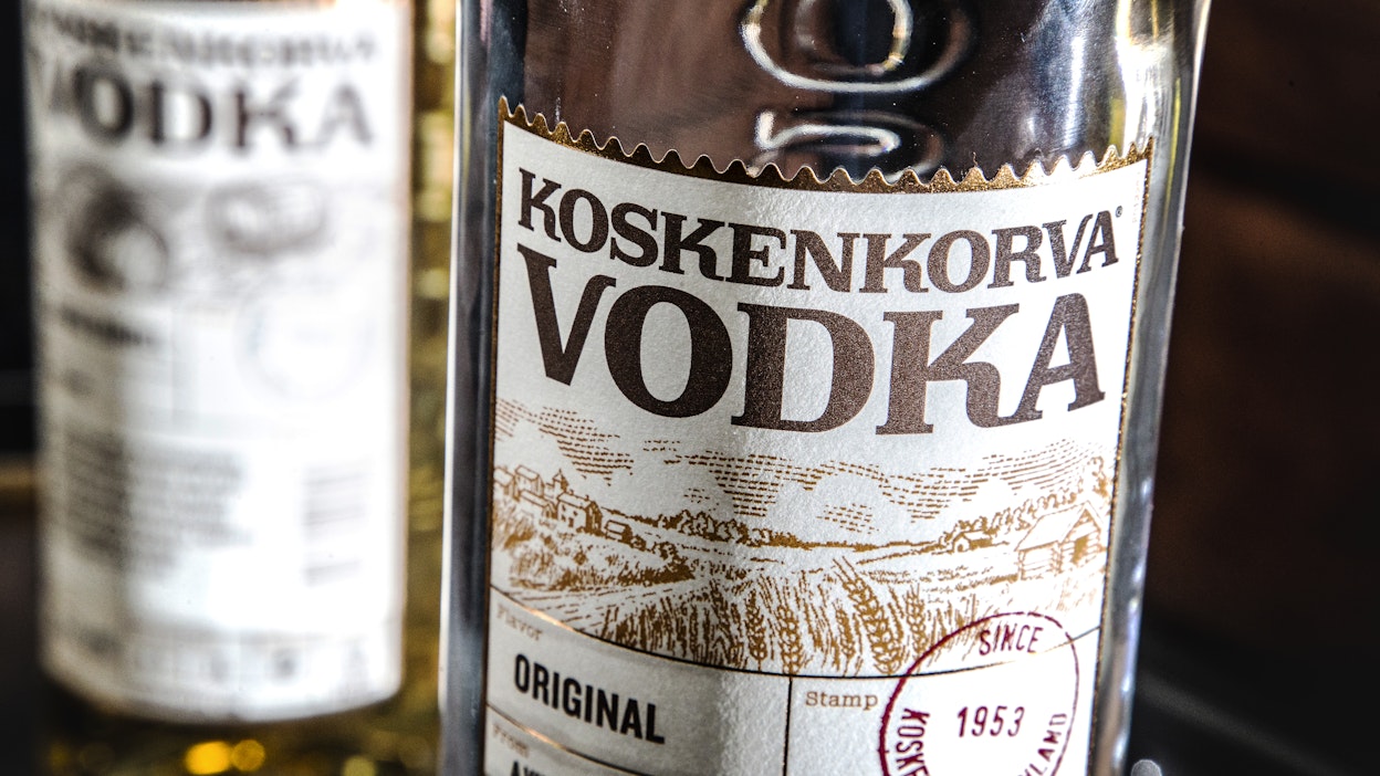 Alkoholin valmistuksen tuotantopanokset ovat kallistuneet tänä vuonna. Kuluttajahinnat ovat silti nousseet muita elintarvikkeita vähemmän.