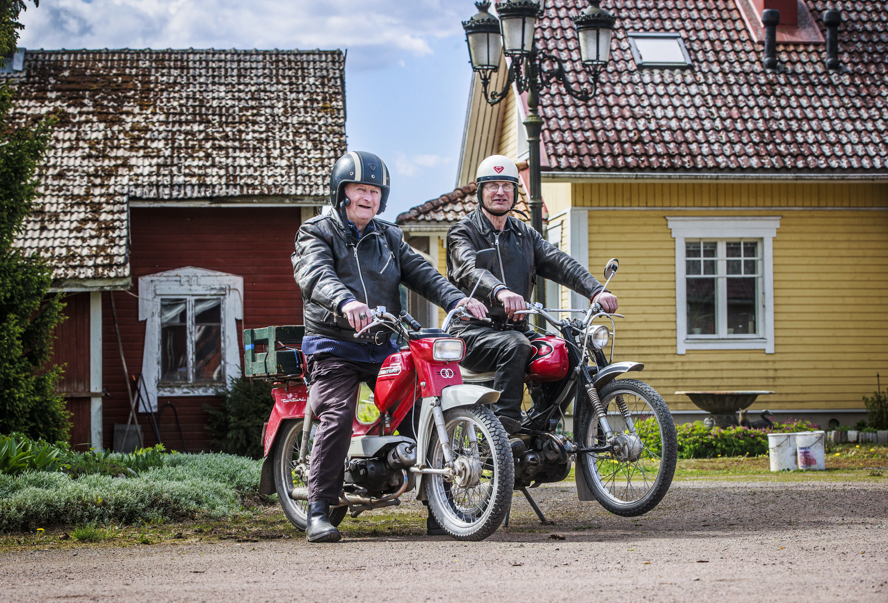 Jalosen veljeksillä Heikillä ja Hannulla on ollut vuosikymmenten ajan yhteinen harrastus. Myös jo edesmennyt veli Heimo oli kiinnostunut pappatuntereista.