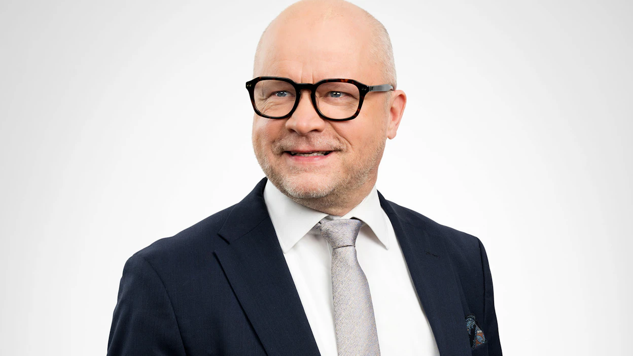 Tilastot tarkentuvat lähiviikkoina myös vuoden 2025 osalta. Etlan Aki Kangasharju arvioi talouskasvun jatkuvan tänä vuonna.
