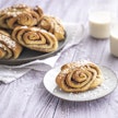 Hajuaisti on olennainen osa myös makuelämystä. Tuoreen pullan maustakin menettää osan, jos hajuaistissa on häiriötä esimerkiksi hengitystieinfektion vuoksi.