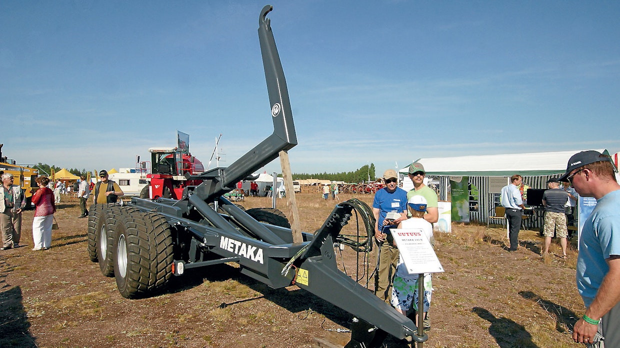 Metakan valikoimiin ovat kuuluneet myös koukkulavavaunut.