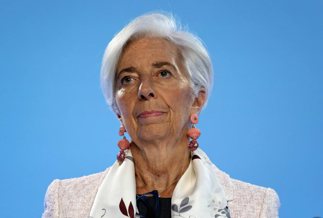 Euroopan keskuspankin (EKP) pääjohtaja Christine Lagarden mukaan EKP pitää ohjauskorot riittävän tiukalla tasolla niin kauan kuin on tarpeen. LEHTIKUVA/AFP.
