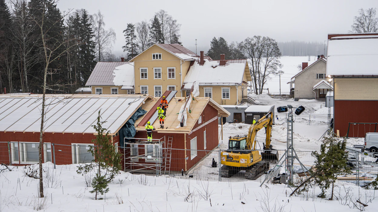 Rakentaminen on hidastunut Suomessa merkittävästi, kun talous on jumahtanut taantumaan. Kuvassa päiväkodin rakennustyömaa Vuolenkoskella tammikuussa 2024.