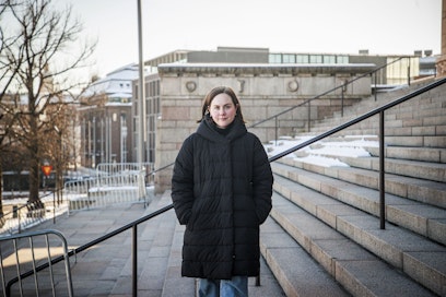 Anna Kukkosen mukaan vanhojen metsien suojelukriteereistä päätettäessä ekologinen tieto jäi paitsioon. Metsäpolitiikka ja keskustelua metsien käytöstä leimaavat tiedevastaisuus ja ekologisen tiedon vähättely. 