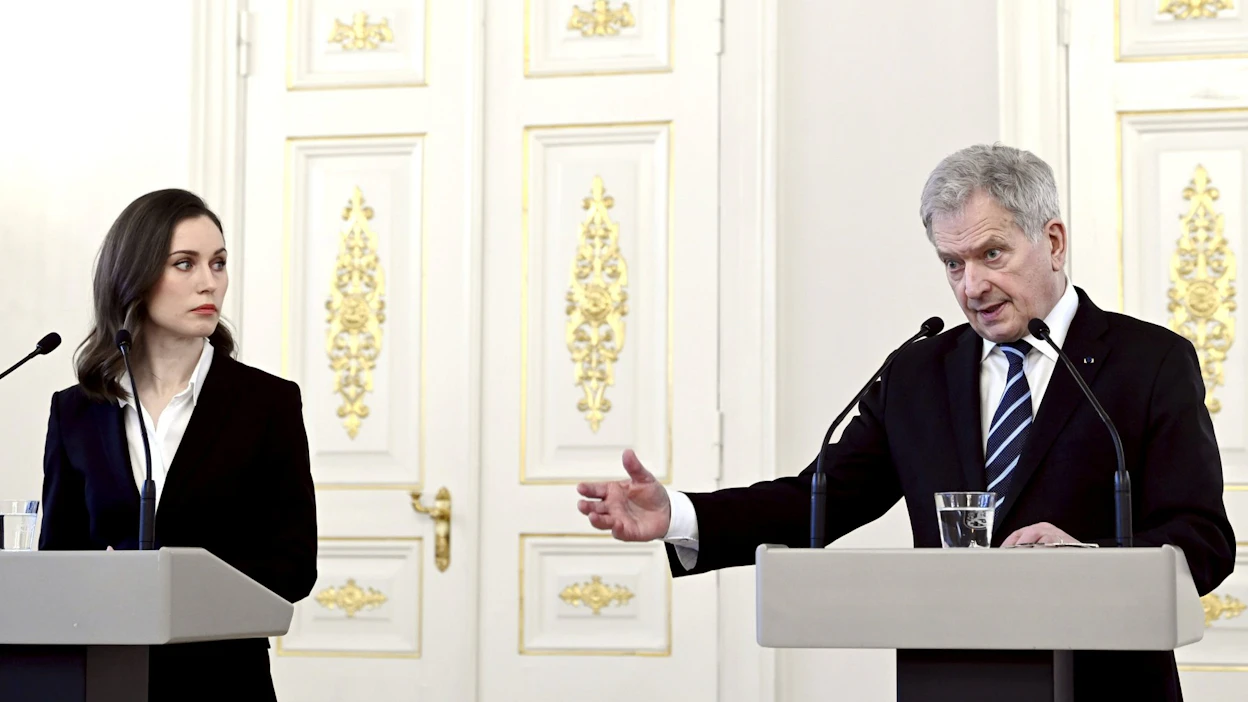 Pääministeri Sanna Marin (sd.) ja presidentti Sauli Niinistö tiedotustilaisuudessa Helsingissä helmikuussa. LEHTIKUVA / MARKKU ULANDER.