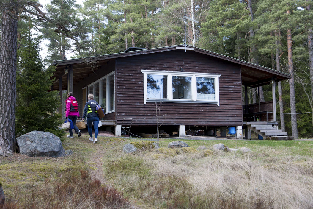 Korona-aikana mökit kävivät kaupaksi vilkkaasti. Tarjonta on nyt niukentunut.