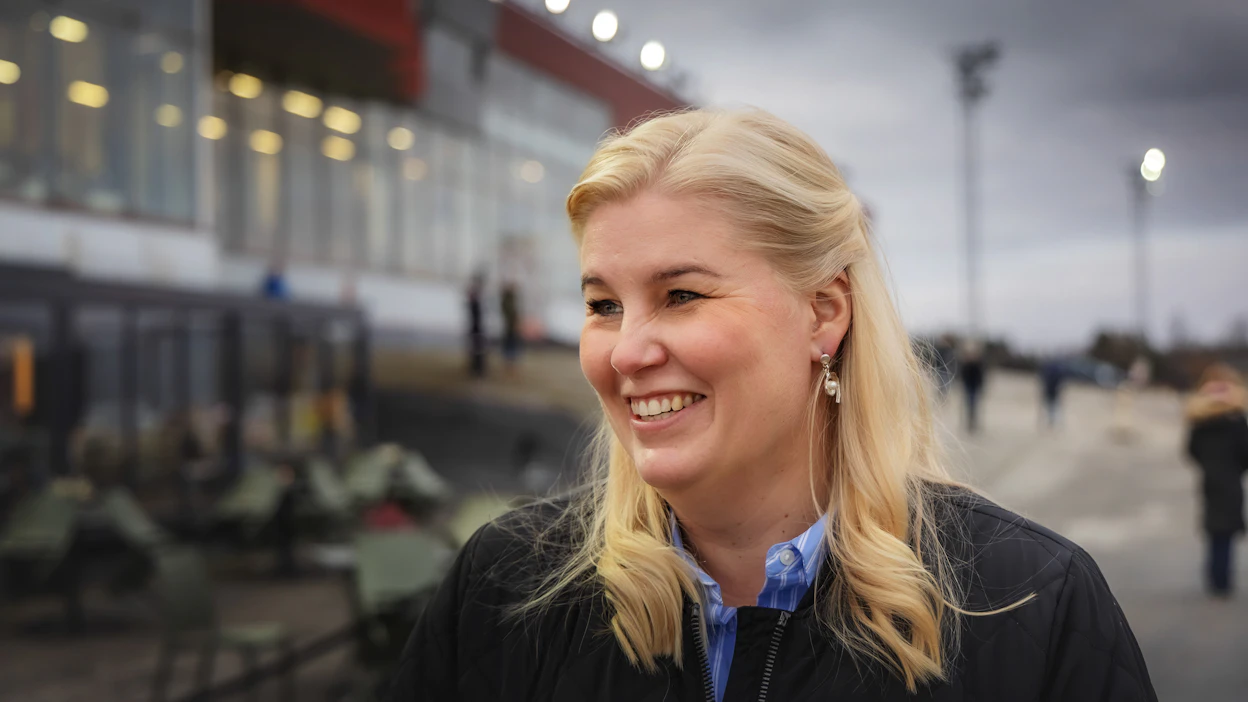 Eeva Karvonen toimii Turun raviradan toimitusjohtajana sekä Kavionjälki oy:n toimitusjohtajana.