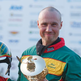 Jani Suonperä voitti viime syksynä amatööriohjastajien Suomen mestaruuden ja lähtee edustamaan kotimaataan EM-kisoihin Mallorcalle.