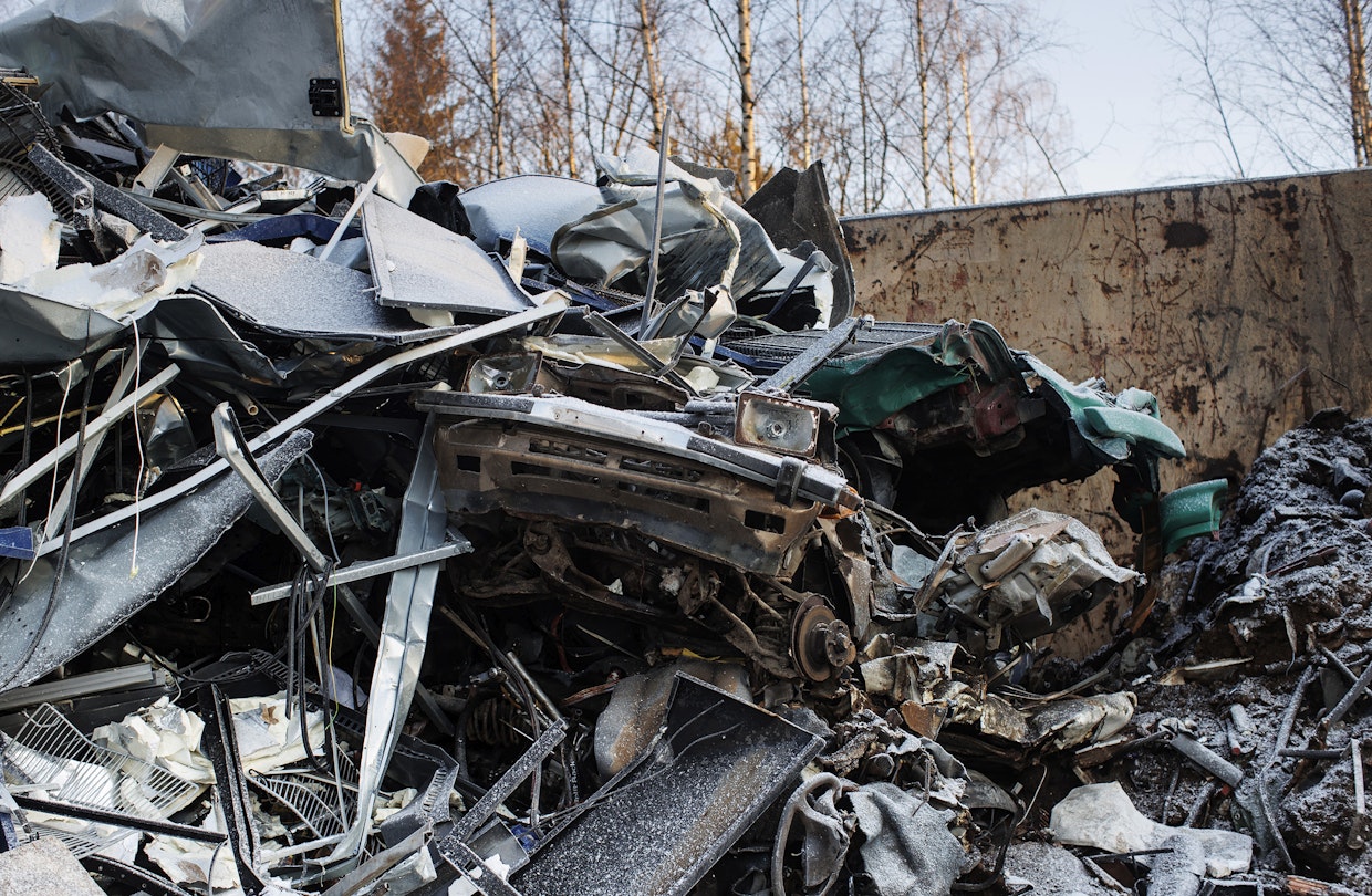 Asetus velvoittaa romuajoneuvojen käsittelijät poistamaan tietyt osat ennen romuajoneuvojen murskausta.