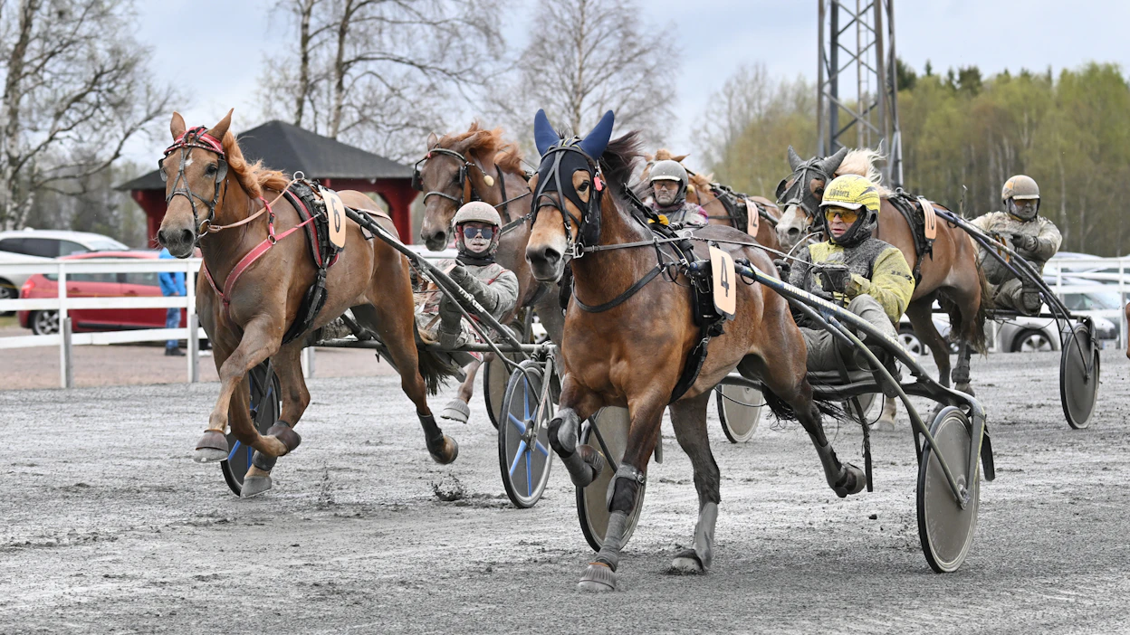 Villilotta viilettää voittajaksi Helätin-ajossa ennen Jockas Ritaa.