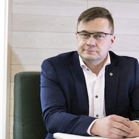 Pertti Hakanen siirtyy MTK:n järjestöjohtajan tehtävästä maa- ja metsätalousministeri Antti Kurvisen erityisavustajaksi.