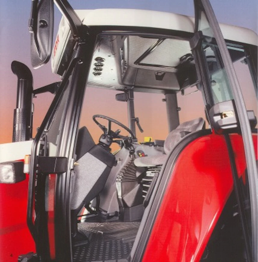 00Steyr9100ohjaamo2