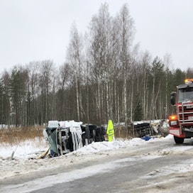 Suomessa kuoli viime vuonna 225 henkilöä tieliikenneonnettomuuksissa.