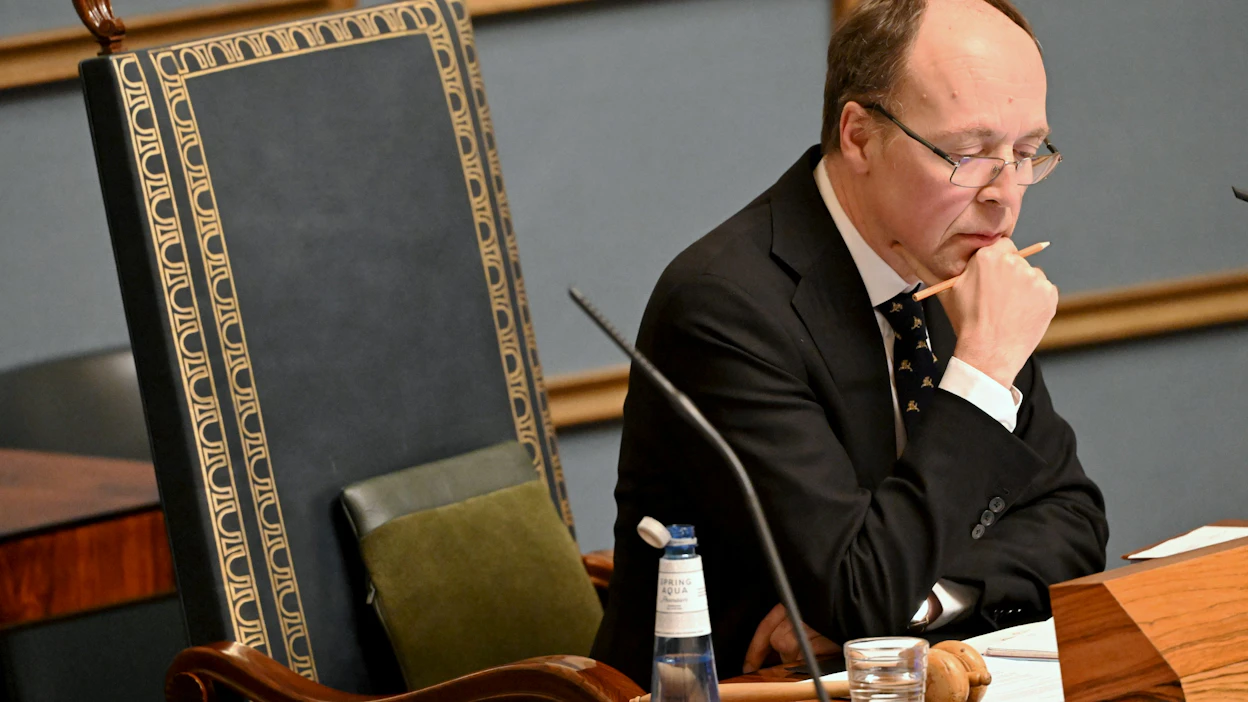 Eduskunnan puhemies Jussi Halla-aho (ps.) kertoi käyttävänsä puhemiehen absoluuttista läsnäolo-oikeutta valiokunnassa. LEHTIKUVA / Jussi Nukari.