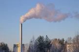 Suomi on vähentänyt merkittävästi päästöjään energiantuotannossa ja teollisuudessa, minkä takia päästöoikeuksien kallistuminen ei juuri rasita. Päinvastoin, alan yritykset voivat tienata ottamalla talteen hiilidioksidia.