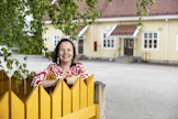 Turvallisuuden tunne on Tea Mäkiperen mielestä tärkeintä koulussa. ”Mun on ihan turha yrittää selittää allekkain jakamista, jos päällimmäisenä on joku huoli tai murhe. Eihän ihminen opi silloin, jos olo ei ole turvallinen”, hän toteaa. 