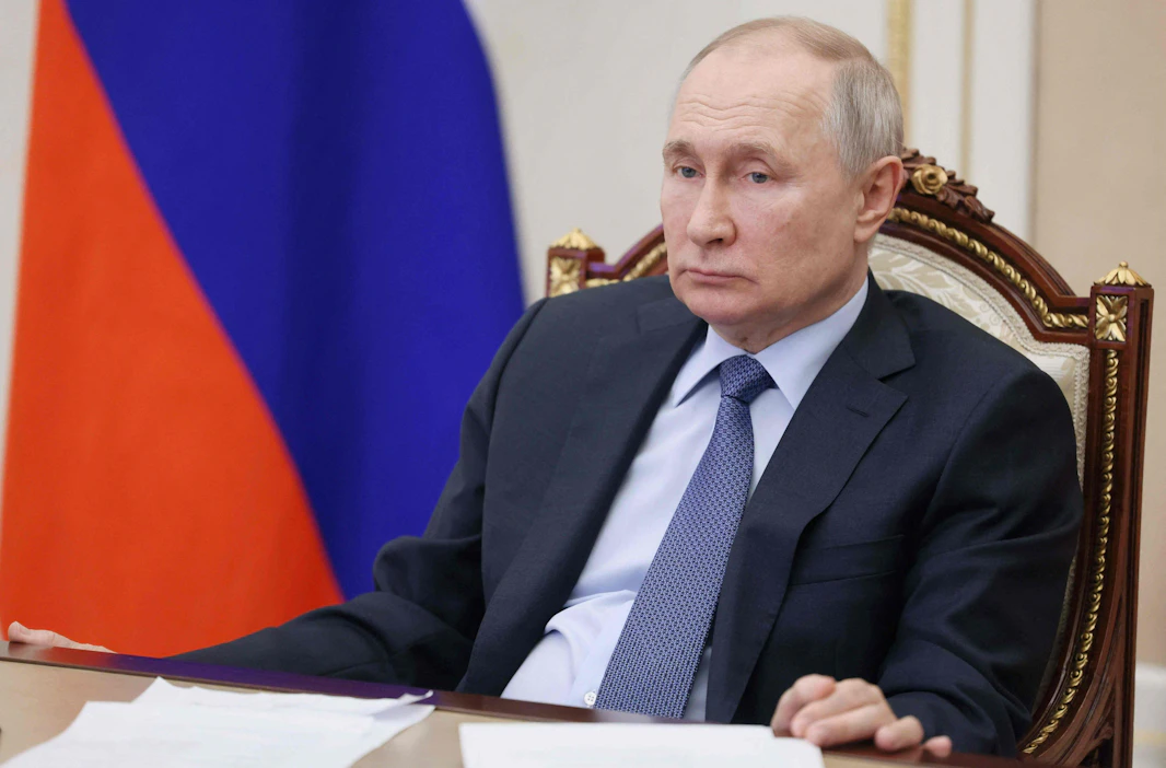 Kyseessä on Putinin ensimmäinen vierailu Donbassin alueella, jonka Venäjä on liittänyt itseensä kansainvälisen oikeuden vastaisesti. LEHTIKUVA / AFP.