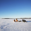Moottorikelkkailijat ovat kevätjäillä vaaravyöhykkeessä. Kuvituskuva ei liity jutun tapaukseen.