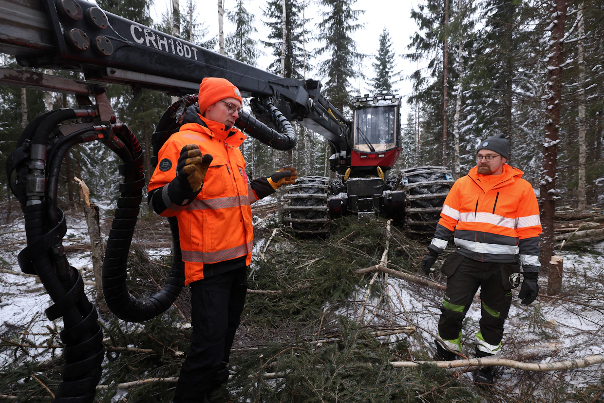 Vihtori ja Verneri Laine ovat huomanneet, että hakkuiden jälki kiinnostaa metsänomistajia aiempaa enemmän.