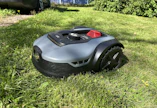 Nykyinen robottileikkuri työskentelee nyt kolmatta kesää. Se on myös kerran käynyt takuukorjattavana.