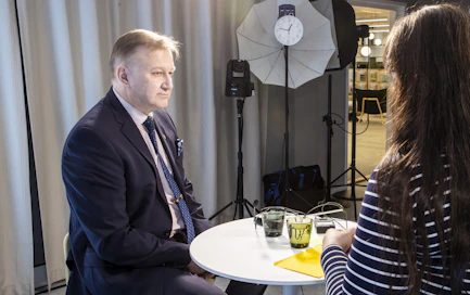 Venäjä ei ole Suomelle tällä hetkellä sotilaallinen uhka, sanoo MT:n studiossa vieraillut prikaatinkenraali evp. Antti Lehtisalo. Haastattelijana oli MT:n toimituspäällikkö Stina Haaso.