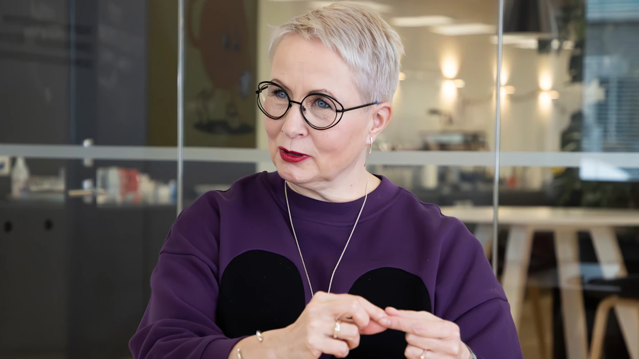 ”Ei ole eläkeläisten vika, että heitä on paljon. Jokainen meistä vanhenee”, Työeläkevakuuttajat Telan toimitusjohtaja Suvi-Anne Siimes ei pidä siitä, että yksi ryhmä nostetaan tikunnokkaan.