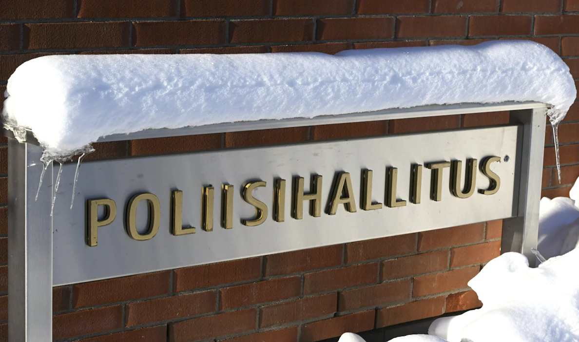 Poliisihallitus on ottanut selvitettäväksi julkisuudessa ihmetystä herättäneen kuvauskiellon Aalistunturin mielenosoituksen purkamisen yhteydessä. LEHTIKUVA / Heikki Saukkomaa.