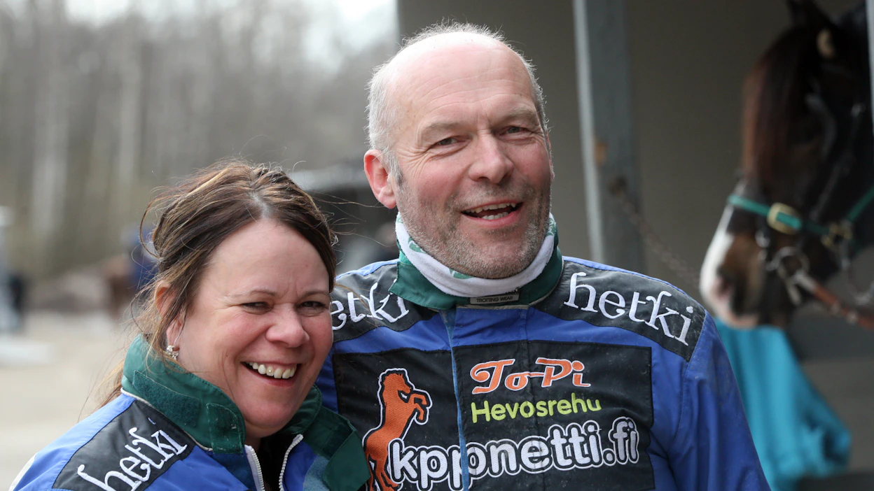 Antti ja Tiina Ala-Rantala eivät lepää laakereillaan. Jo tiistaina tallista starttaa kaksi hevosta Teivossa.