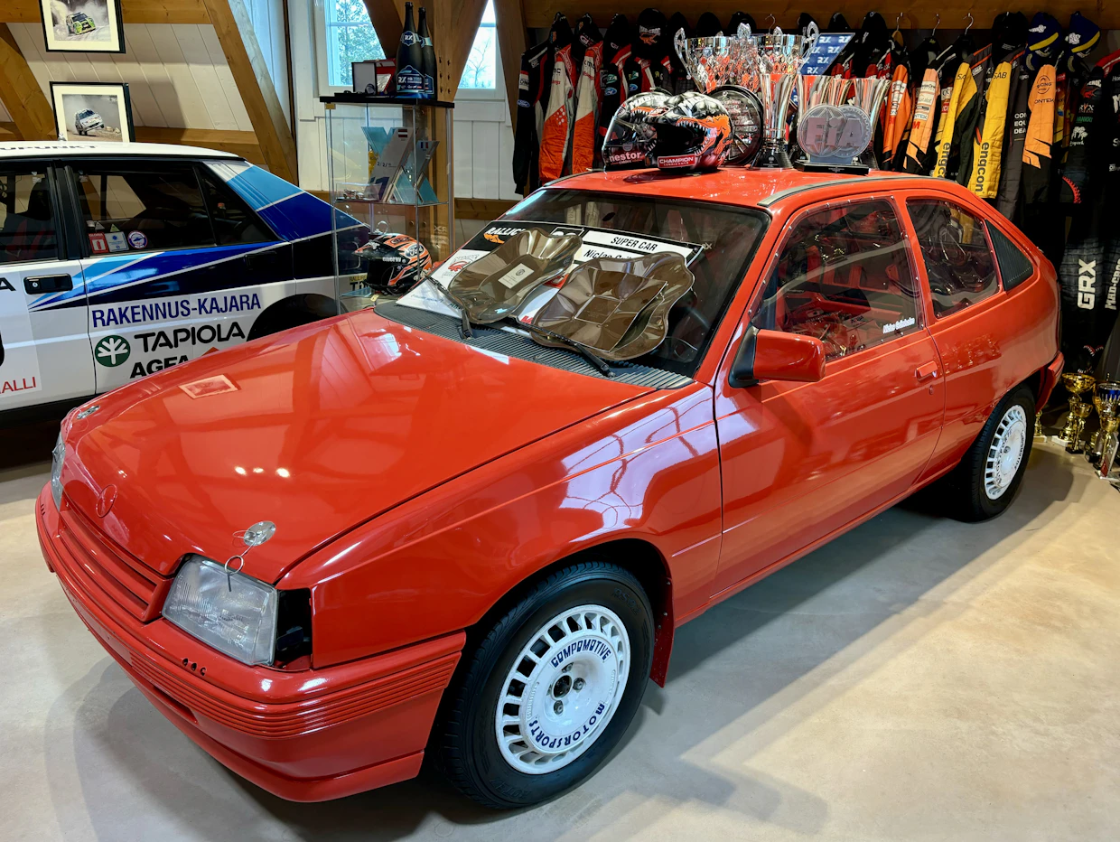 Niclas Grönholmin peltoautona käyttämä Opel Kadett on päätynyt rallimuseon kokoelmiin.