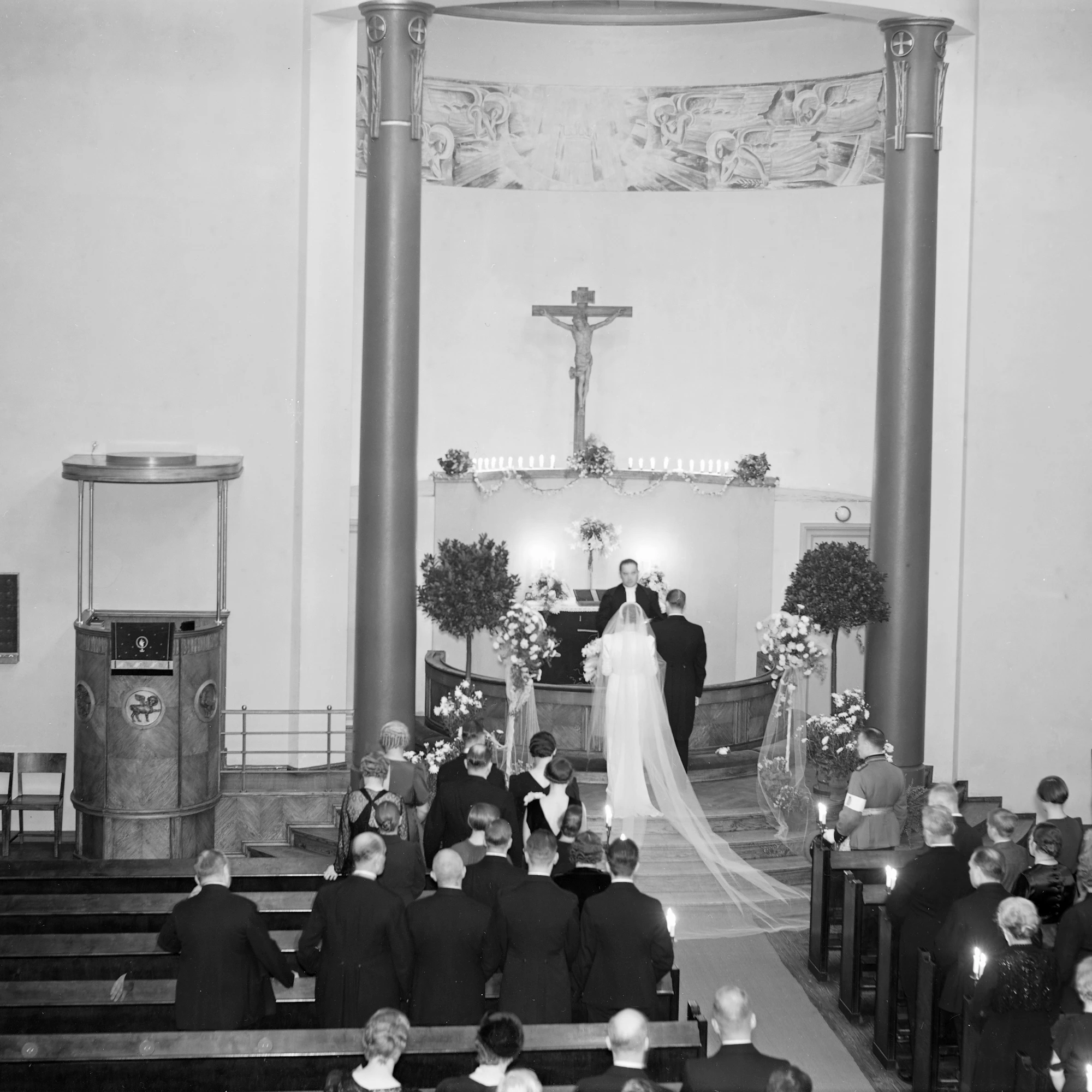 Puolisosta eroaminen nähtiin 1900-luvulle asti uhkana yhteiskuntajärjestykselle. Avioliittoa pidettiin yhteiskuntaa säilyttävänä voimana.