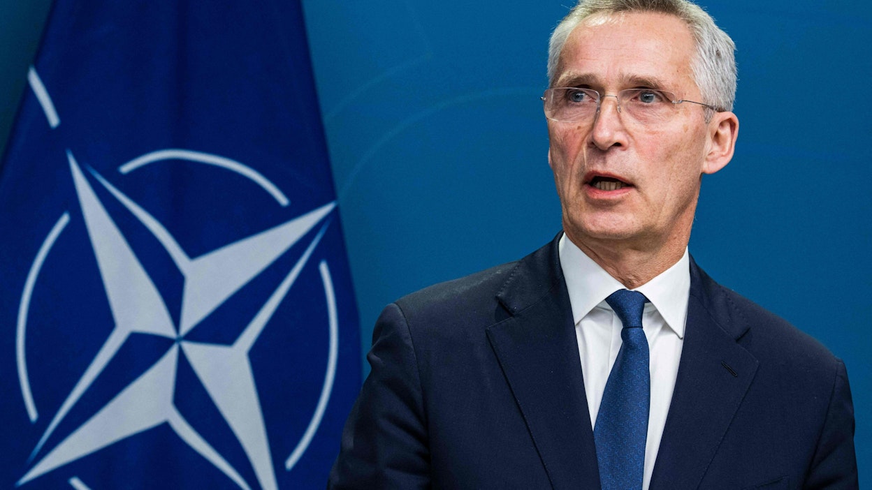 Jens Stoltenberg sanoo odottavansa Suomen ja Ruotsin toivottamista Nato-perheeseen täysjäseninä mahdollisimman pian. LEHTIKUVA/AFP. 