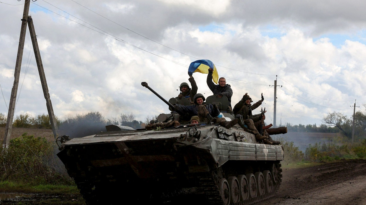 Ukrainalaisia sotilaita Lymanin kaupungin lähettyvillä lokakuussa. LEHTIKUVA/AFP.